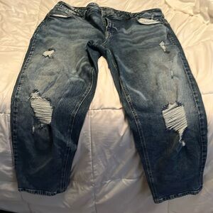 Loose fit women’s distressed jeans